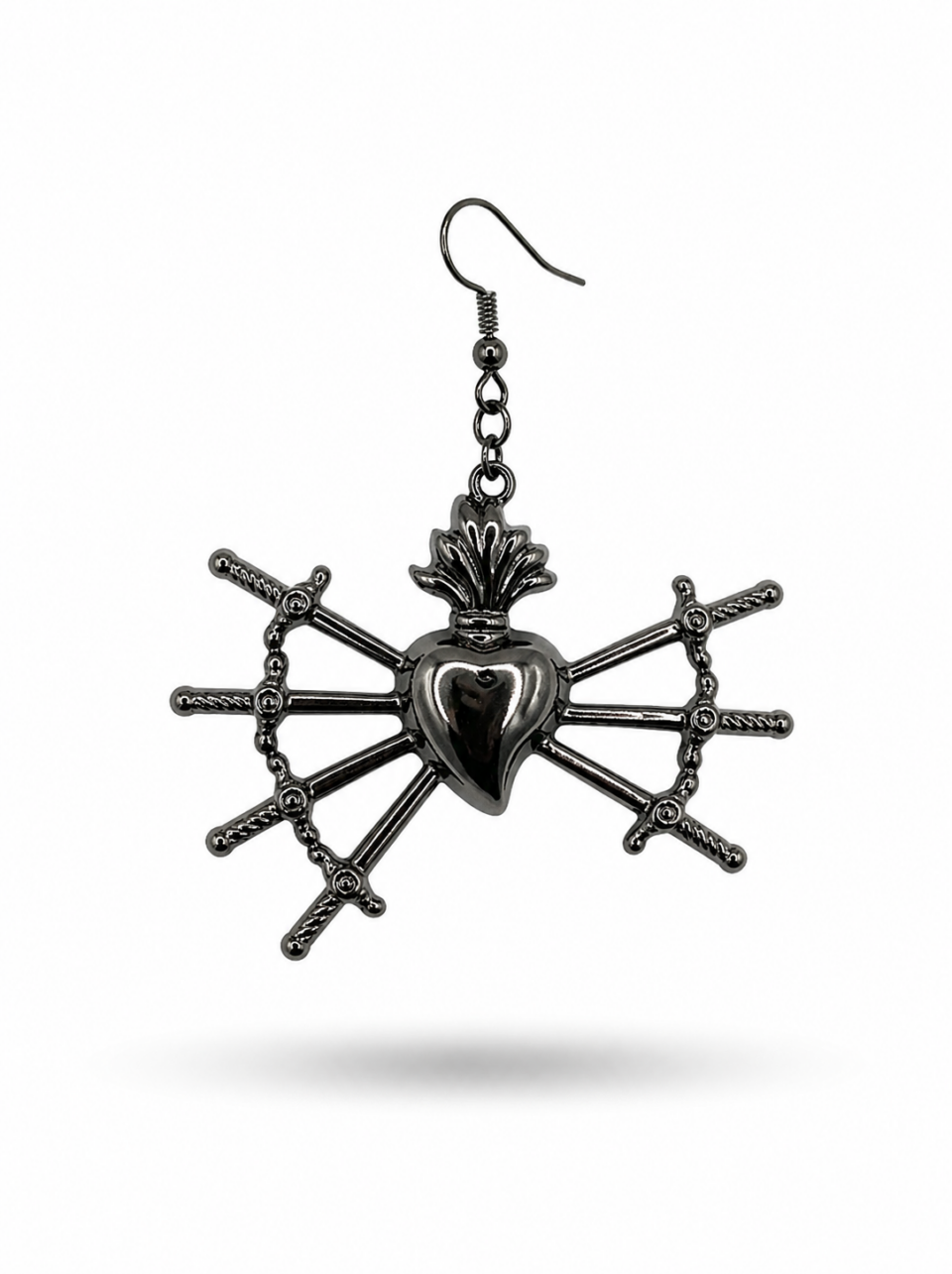 ORECCHINO CUORE CON 7 SPADE – ARGENTO